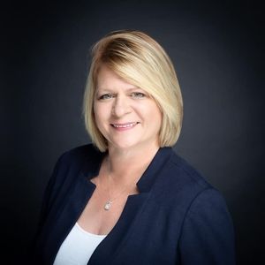 Meet your Posher, Dana